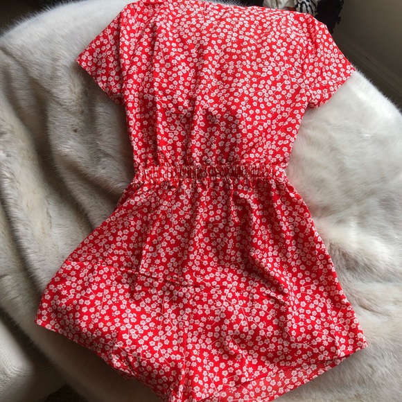 Princess Polly red floral tie romper - Picture 4 of 5